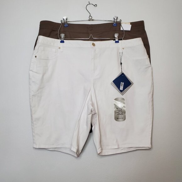 St. John's Bay Pants - Women's Plus Size Bemuda Shorts 24W Set of 2 White A3 & Green St Johns Bay